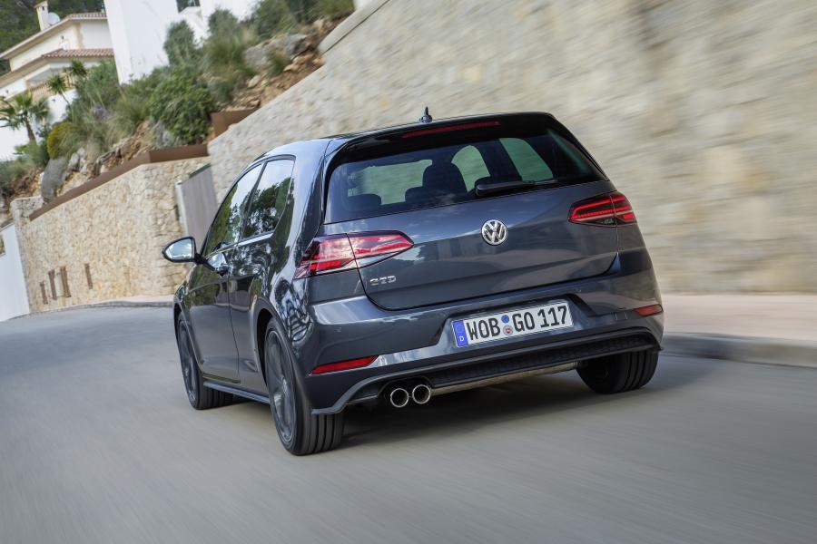  Volkswagen Golf GTD 3-Door 2017 года  (WW) (фото 2 из 11)